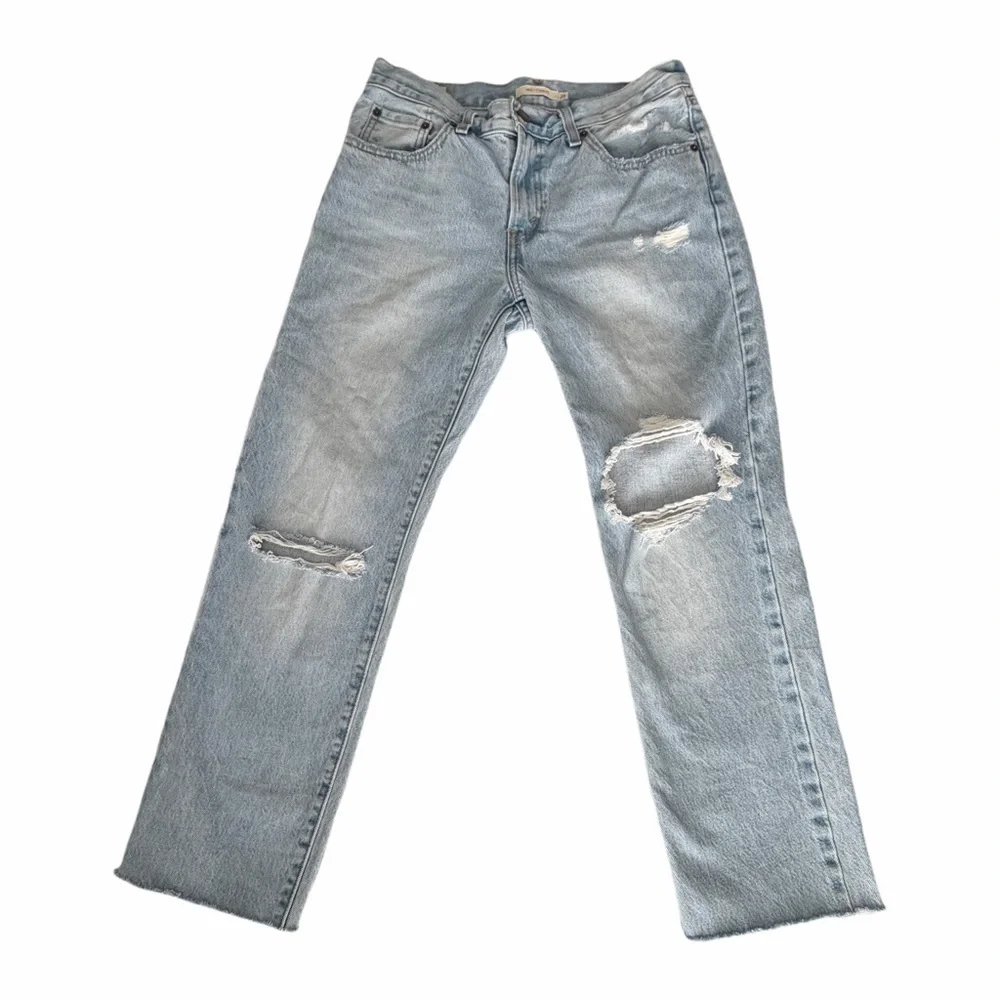 Levi's Light Blue Relaxed Women Jeans 28x27 ripped light wash straight leg pants - Picture 2 of 15